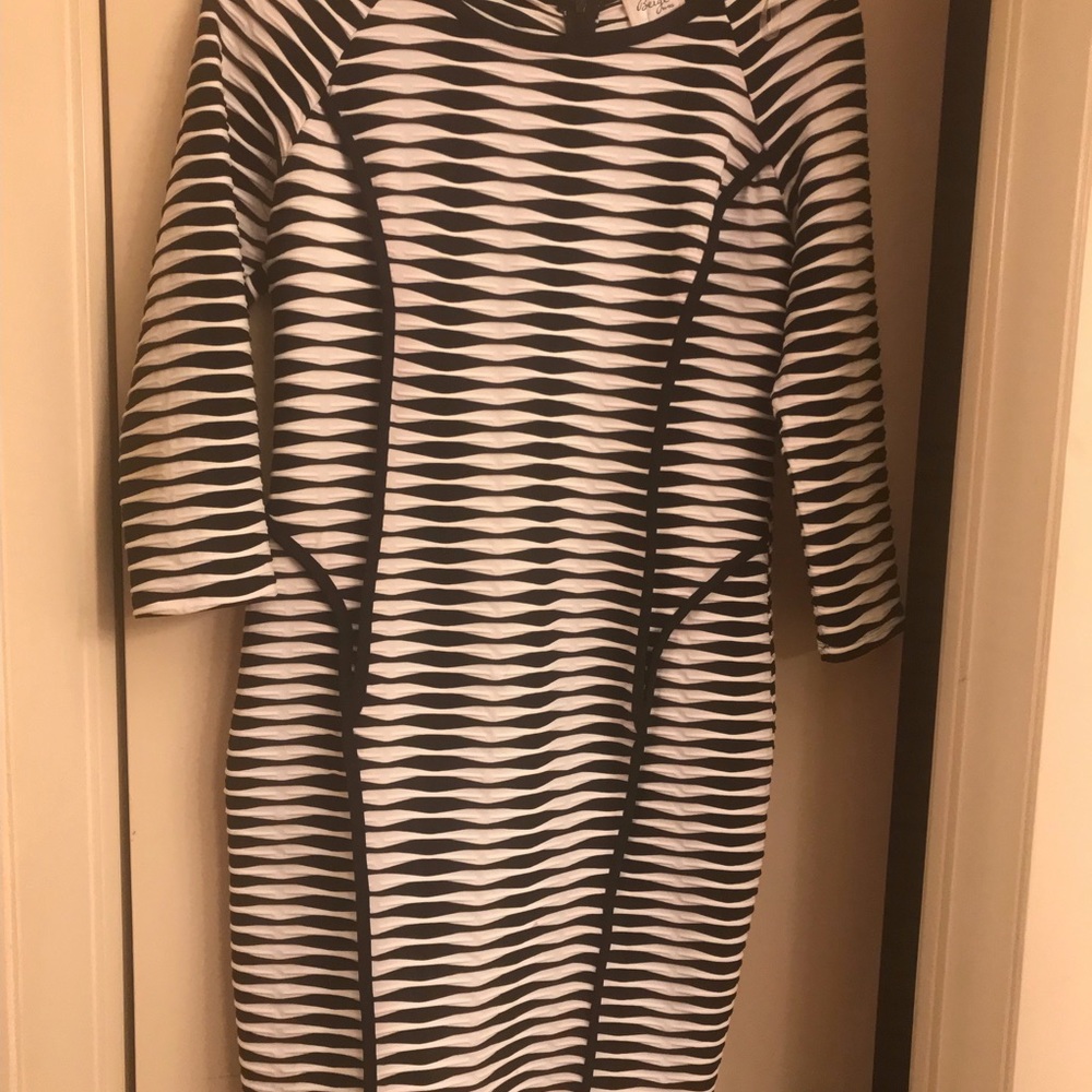 Dress - Picture 2 of 3